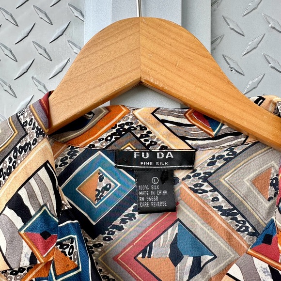 Abstract silk button up - Picture 5 of 5